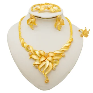 Elegant Three-Dimensional Leaf Jewelry Set with Rhinestone Water Droplet Pendant Necklace